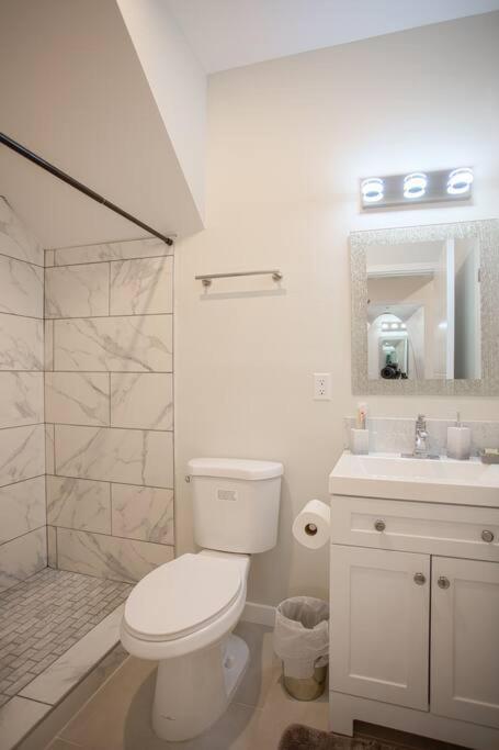 1-Bedroom With Cali King Size Bed In San Diego Kültér fotó