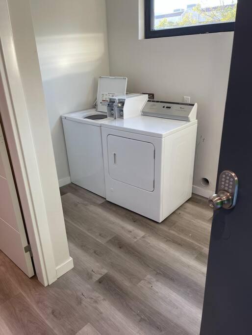 1-Bedroom With Cali King Size Bed In San Diego Kültér fotó